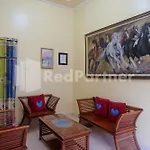Wisma Giri Mulyo B Near Grojogan Sewu Mitra Reddoorz