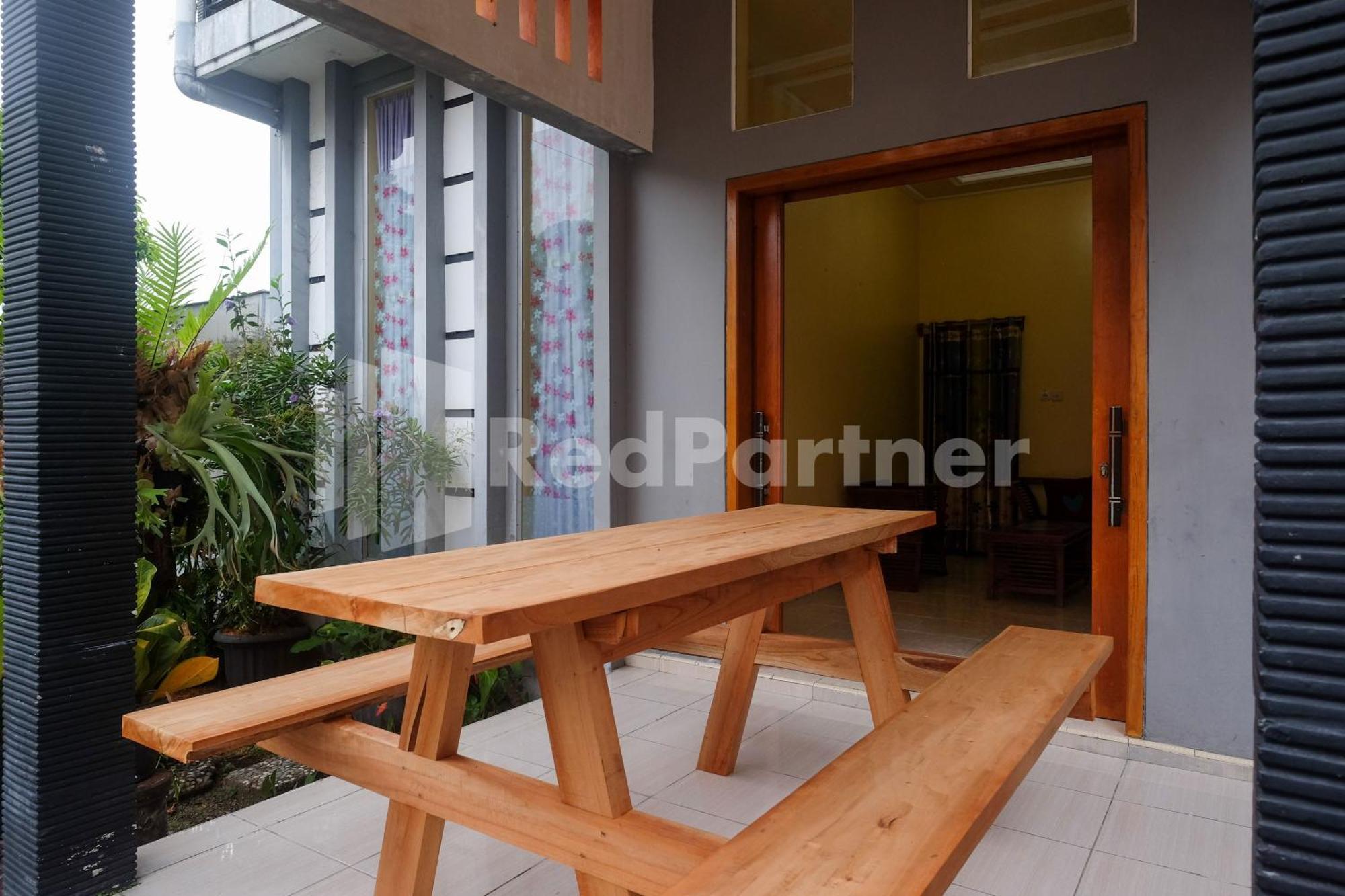 Giri Mulyo B Near Grojogan Sewu Mitra Reddoorz 2* Tawangmangu