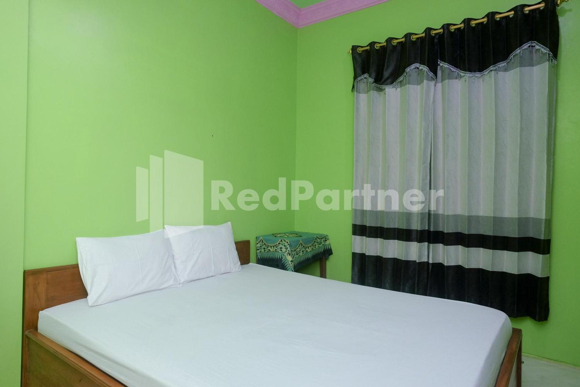 Giri Mulyo B Near Grojogan Sewu Mitra Reddoorz 2* Tawangmangu
